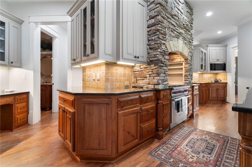 Big Canoe, Georgia, 30143, United States, 5 Bedrooms Bedrooms, ,5 BathroomsBathrooms,Residential,Active,1997553