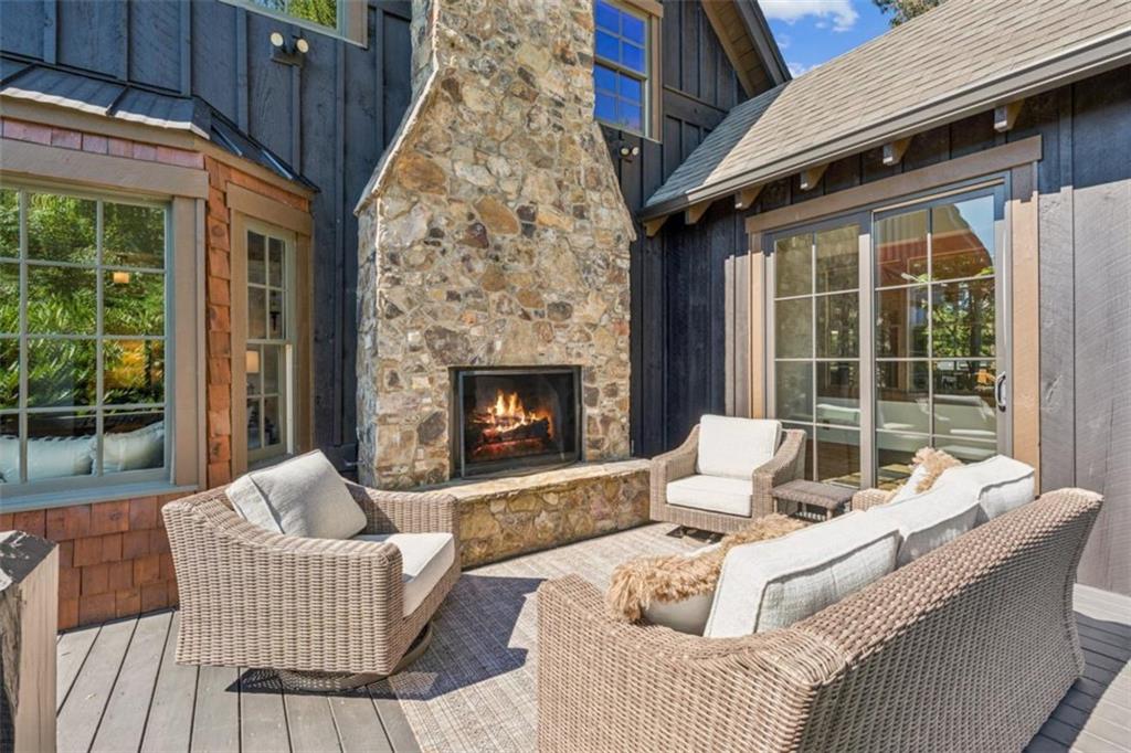 Ellijay, Georgia, 30536, United States, 3 Bedrooms Bedrooms, ,4 BathroomsBathrooms,Residential,Active,1929428
