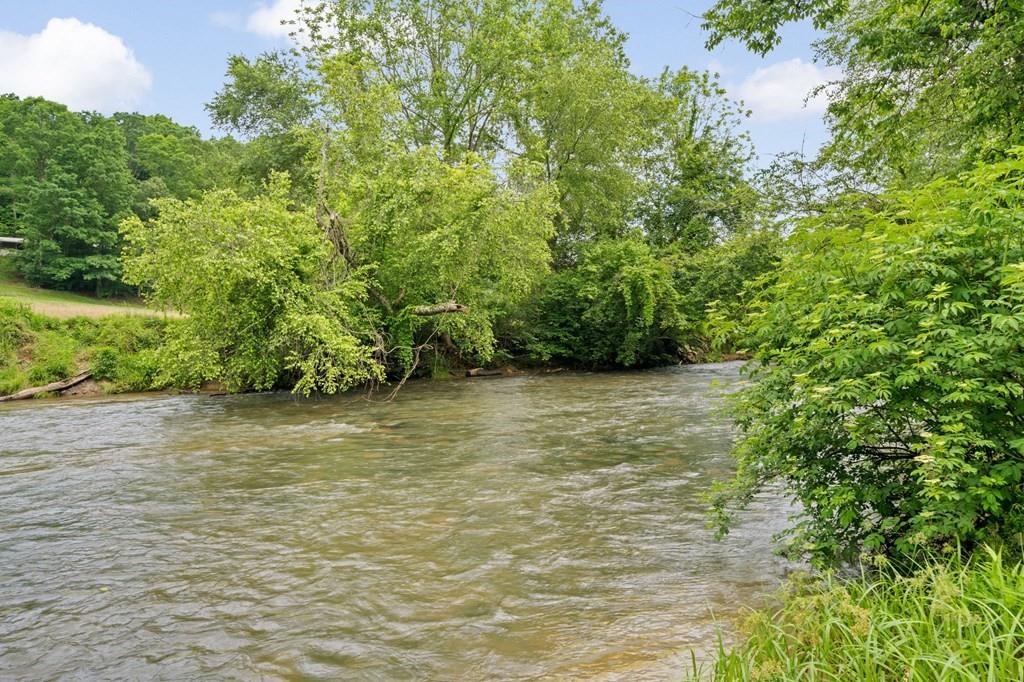 Ellijay, Georgia, 30536, United States, 3 Bedrooms Bedrooms, ,3 BathroomsBathrooms,Residential,Active,1953416