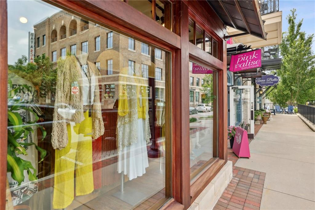 Alpharetta, Georgia, 30009, United States, 3 Bedrooms Bedrooms, ,4 BathroomsBathrooms,Residential,Active,1946317