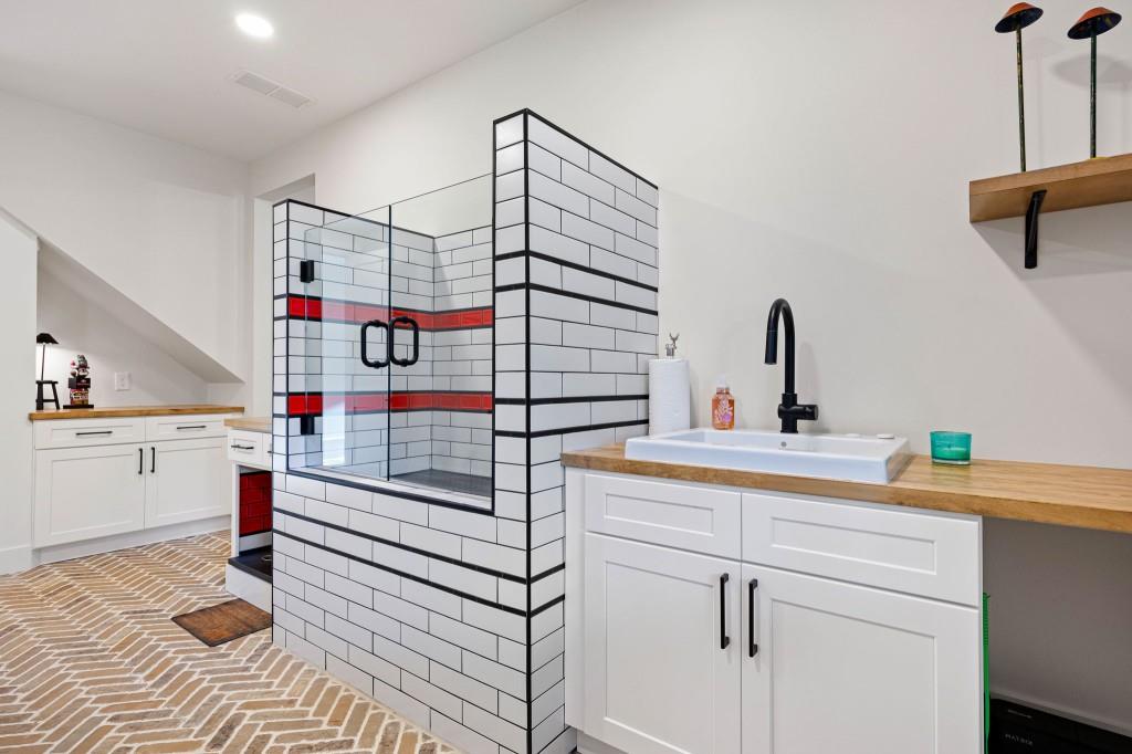 Rydal, Georgia, 30171, United States, 5 Bedrooms Bedrooms, ,5 BathroomsBathrooms,Residential,Active,1987269