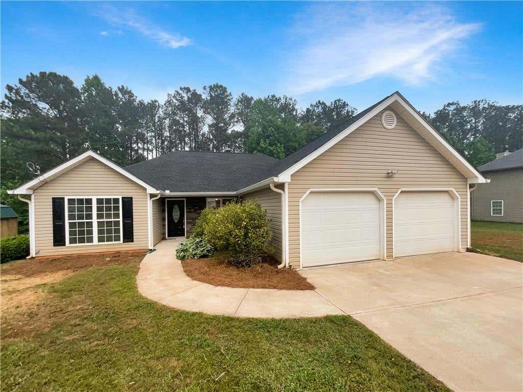 261 CHRISTIAN CIR, CARROLLTON, GA 30116, photo 1 of 17