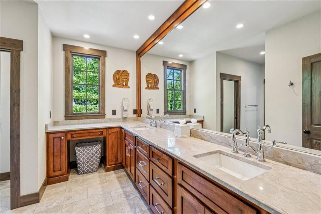 Ellijay, Georgia, 30536, United States, 3 Bedrooms Bedrooms, ,4 BathroomsBathrooms,Residential,Active,1929428