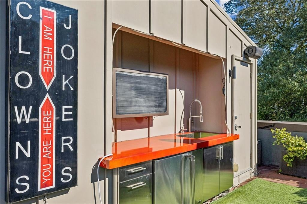 Atlanta, Georgia, 30309, United States, 3 Bedrooms Bedrooms, ,4 BathroomsBathrooms,Residential,Active,1997555