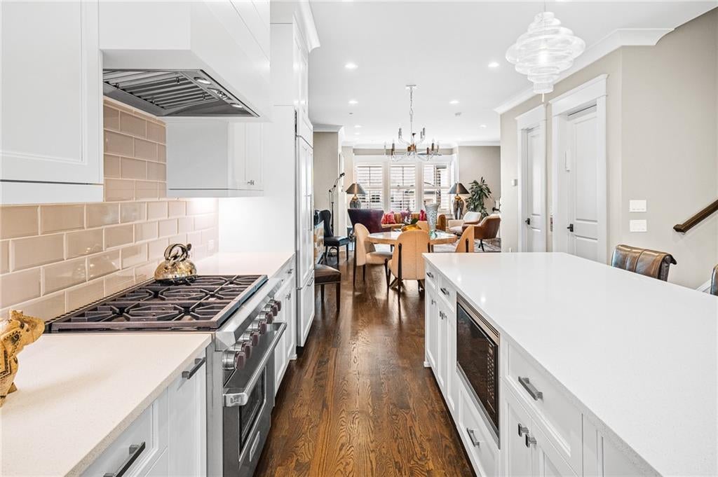 Atlanta, Georgia, 30319, United States, 3 Bedrooms Bedrooms, ,5 BathroomsBathrooms,Residential,Active,1997564