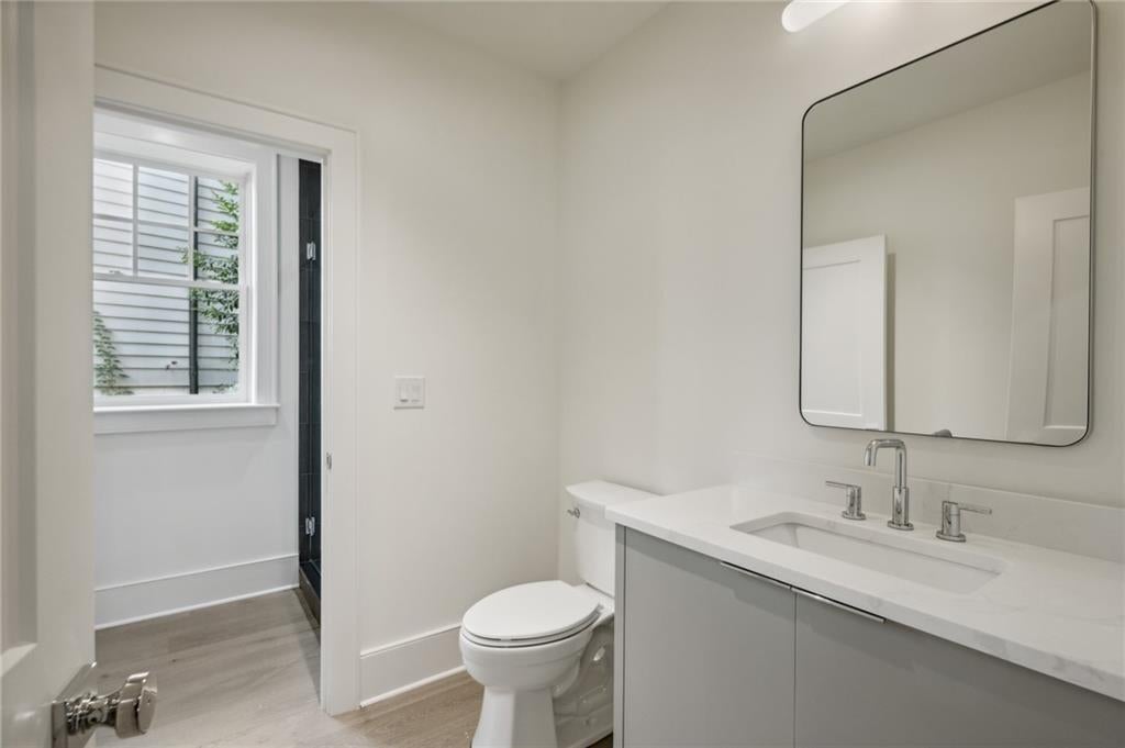 Atlanta, Georgia, 30305, United States, 6 Bedrooms Bedrooms, ,5 BathroomsBathrooms,Residential,Active,1997589