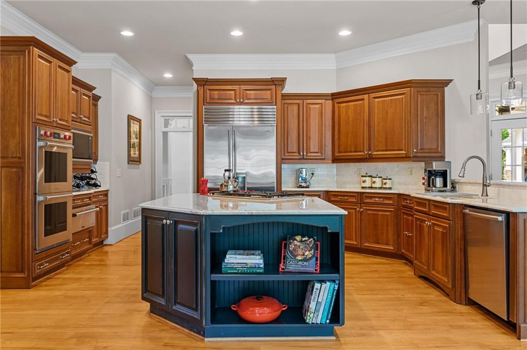 Canton, Georgia, 30115, United States, 6 Bedrooms Bedrooms, ,7 BathroomsBathrooms,Residential,Active,1831788