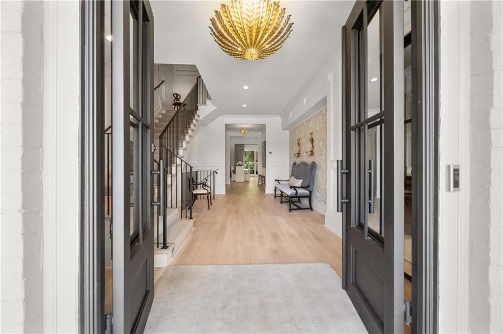 Alpharetta, Georgia, 30004, United States, 6 Bedrooms Bedrooms, ,8 BathroomsBathrooms,Residential,Active,1929413