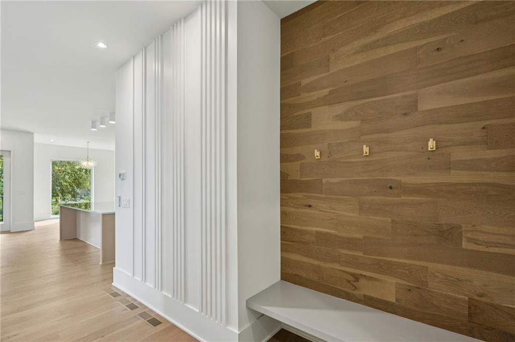 Atlanta, Georgia, 30308, United States, 4 Bedrooms Bedrooms, ,5 BathroomsBathrooms,Residential,Pending,1997548