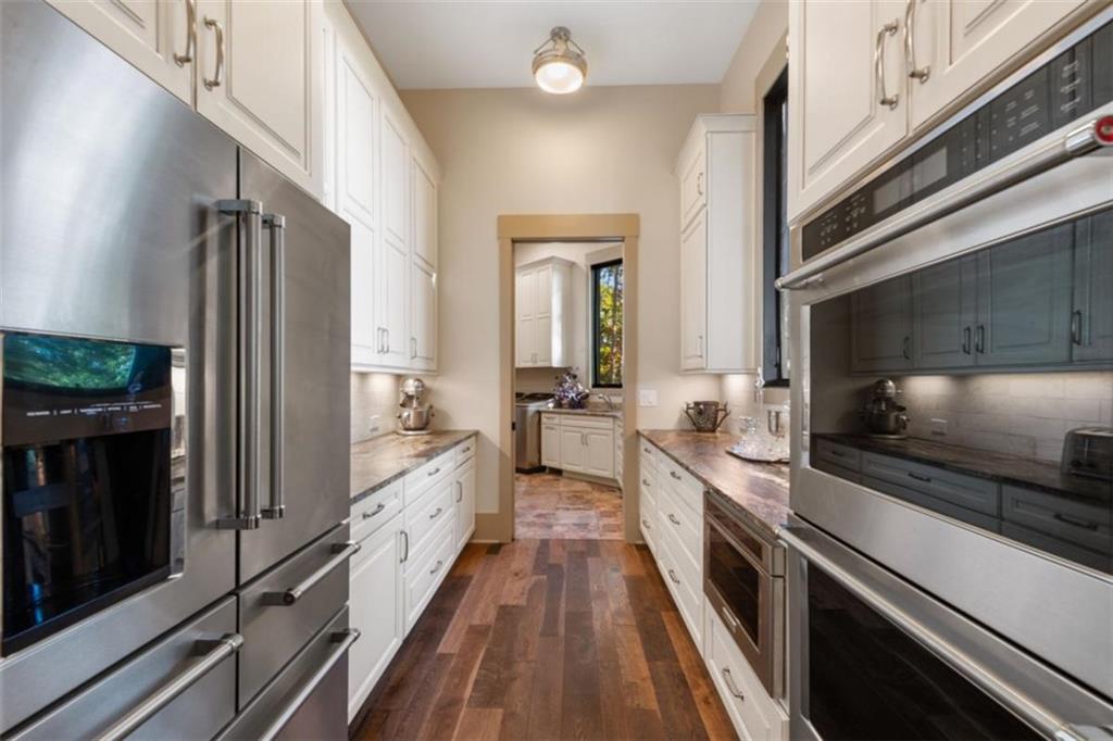 Ellijay, Georgia, 30536, United States, 3 Bedrooms Bedrooms, ,4 BathroomsBathrooms,Residential,Active,1968420