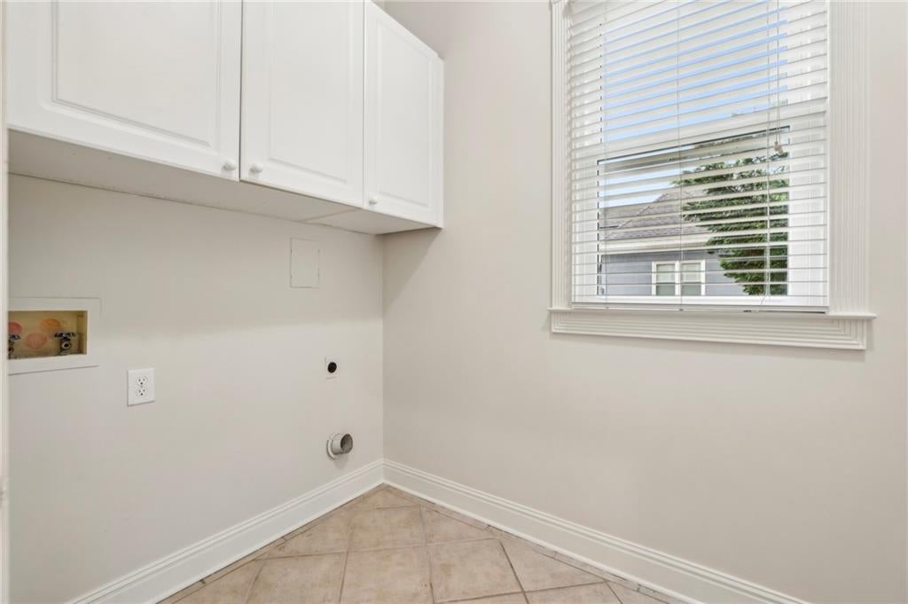 Marietta, Georgia, 30062, United States, 6 Bedrooms Bedrooms, ,6 BathroomsBathrooms,Residential,Active,1965815