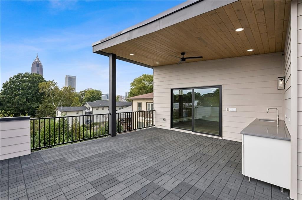 Atlanta, Georgia, 30308, United States, 4 Bedrooms Bedrooms, ,5 BathroomsBathrooms,Residential,Pending,1997548