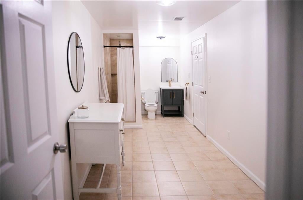 Roswell, Georgia, 30075, United States, 6 Bedrooms Bedrooms, ,6 BathroomsBathrooms,Residential,Active,2015430