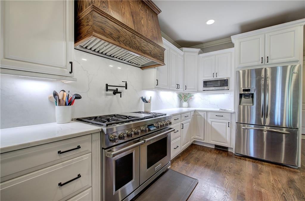 Canton, Georgia, 30114, United States, 6 Bedrooms Bedrooms, ,5 BathroomsBathrooms,Residential,Active,2009423