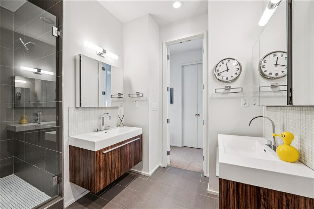 Atlanta, Georgia, 30309, United States, 3 Bedrooms Bedrooms, ,4 BathroomsBathrooms,Residential,Active,1997555