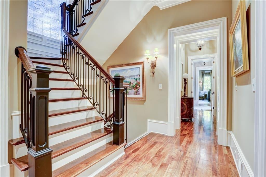 Atlanta, Georgia, 30339, United States, 5 Bedrooms Bedrooms, ,7 BathroomsBathrooms,Residential,Active,1936121