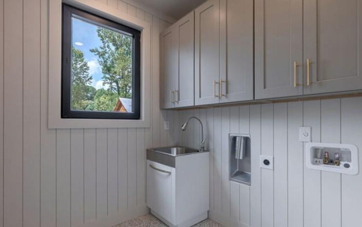 Cumming, Georgia, 30041, United States, 4 Bedrooms Bedrooms, ,5 BathroomsBathrooms,Residential,Active,1945845