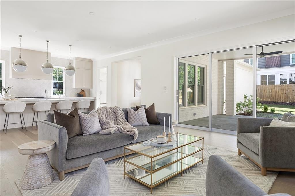 Atlanta, Georgia, 30309, United States, 4 Bedrooms Bedrooms, ,4 BathroomsBathrooms,Residential,Active,1997585