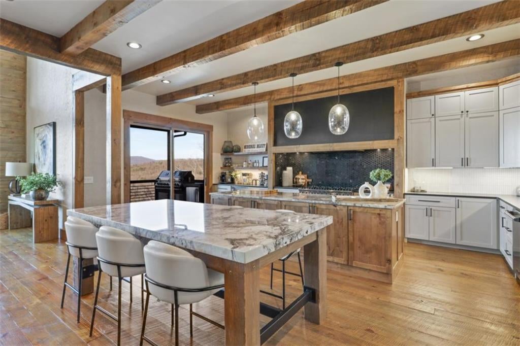 Mineral Bluff, Georgia, 30559, United States, 4 Bedrooms Bedrooms, ,4 BathroomsBathrooms,Residential,Active,2006866