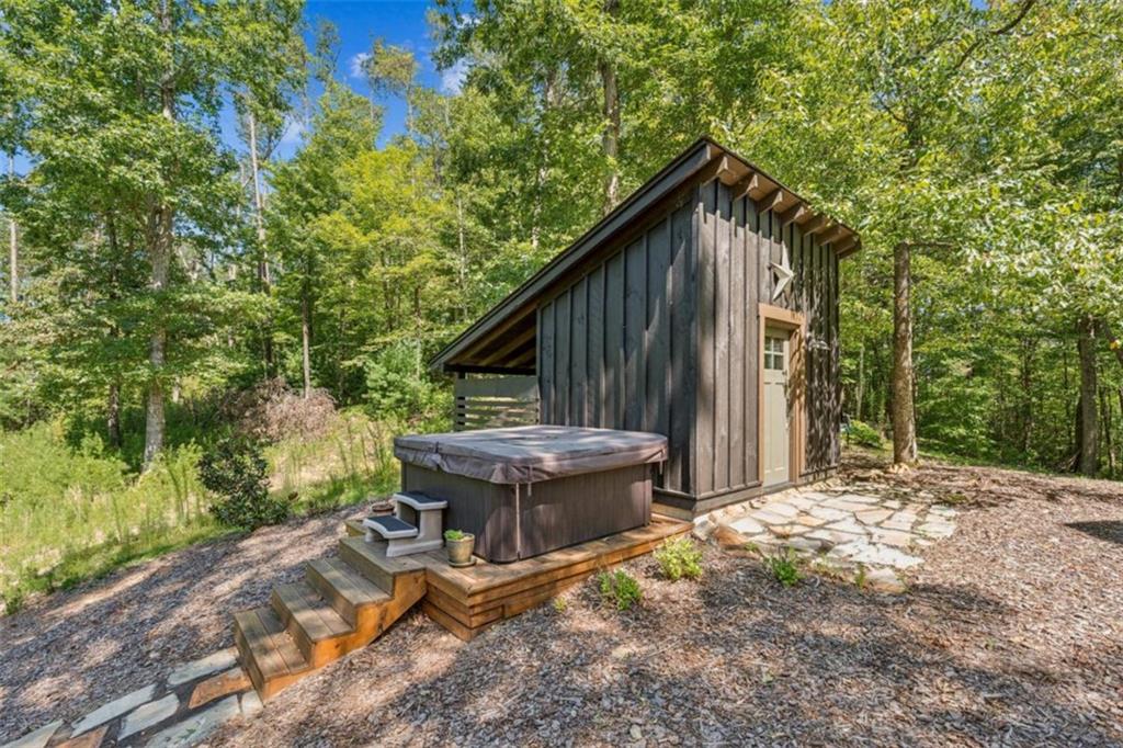 Ellijay, Georgia, 30536, United States, 3 Bedrooms Bedrooms, ,4 BathroomsBathrooms,Residential,Active,1929428