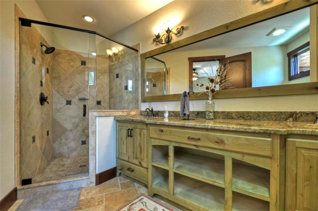 Ellijay, Georgia, 30536, United States, 5 Bedrooms Bedrooms, ,6 BathroomsBathrooms,Residential,Active,1954428