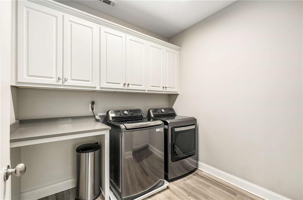 Flowery Branch, Georgia, 30542, United States, 5 Bedrooms Bedrooms, ,7 BathroomsBathrooms,Residential,Active,1936617