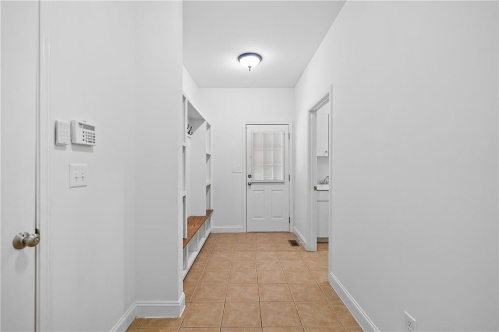 Canton, Georgia, 30115, United States, 6 Bedrooms Bedrooms, ,6 BathroomsBathrooms,Residential,Active,1922302