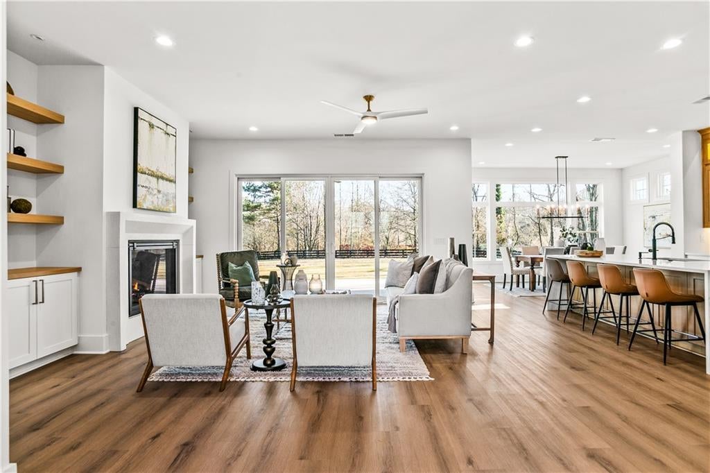 Canton, Georgia, 30115, United States, 5 Bedrooms Bedrooms, ,4 BathroomsBathrooms,Residential,Active,2001340