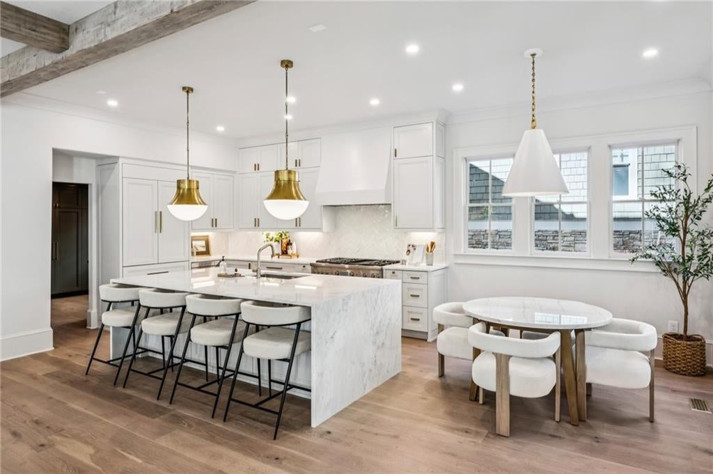 Atlanta, Georgia, 30306, United States, 6 Bedrooms Bedrooms, ,7 BathroomsBathrooms,Residential,Active,2007917