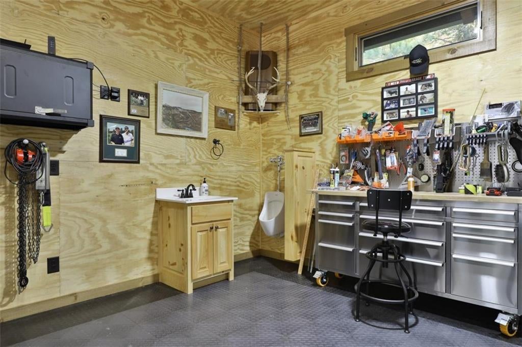 Talking Rock, Georgia, 30175, United States, 5 Bedrooms Bedrooms, ,5 BathroomsBathrooms,Residential,Active,1953388