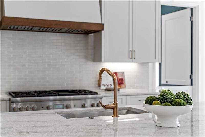 Atlanta, Georgia, 30309, United States, 4 Bedrooms Bedrooms, ,5 BathroomsBathrooms,Residential,Active,1997549