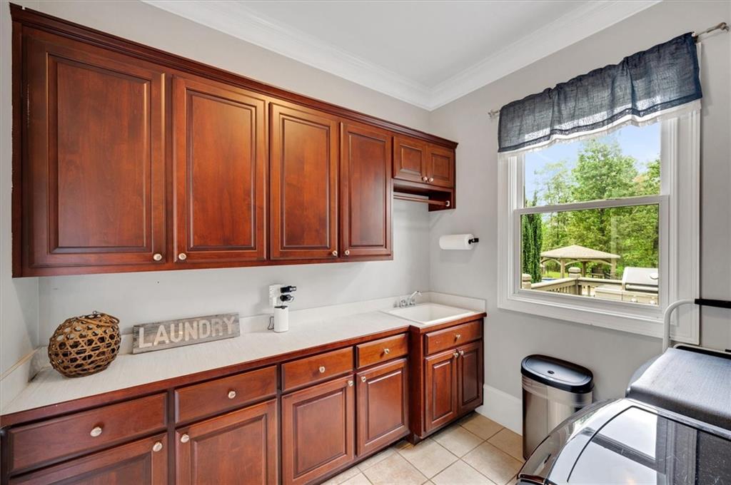 Dawsonville, Georgia, 30534, United States, 4 Bedrooms Bedrooms, ,5 BathroomsBathrooms,Residential,Active,1936637