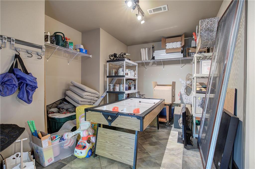 Canton, Georgia, 30114, United States, 6 Bedrooms Bedrooms, ,5 BathroomsBathrooms,Residential,Active,2009423