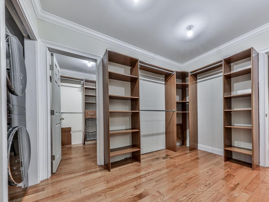 Atlanta, Georgia, 30305, United States, 5 Bedrooms Bedrooms, ,6 BathroomsBathrooms,Residential,Active,1988481