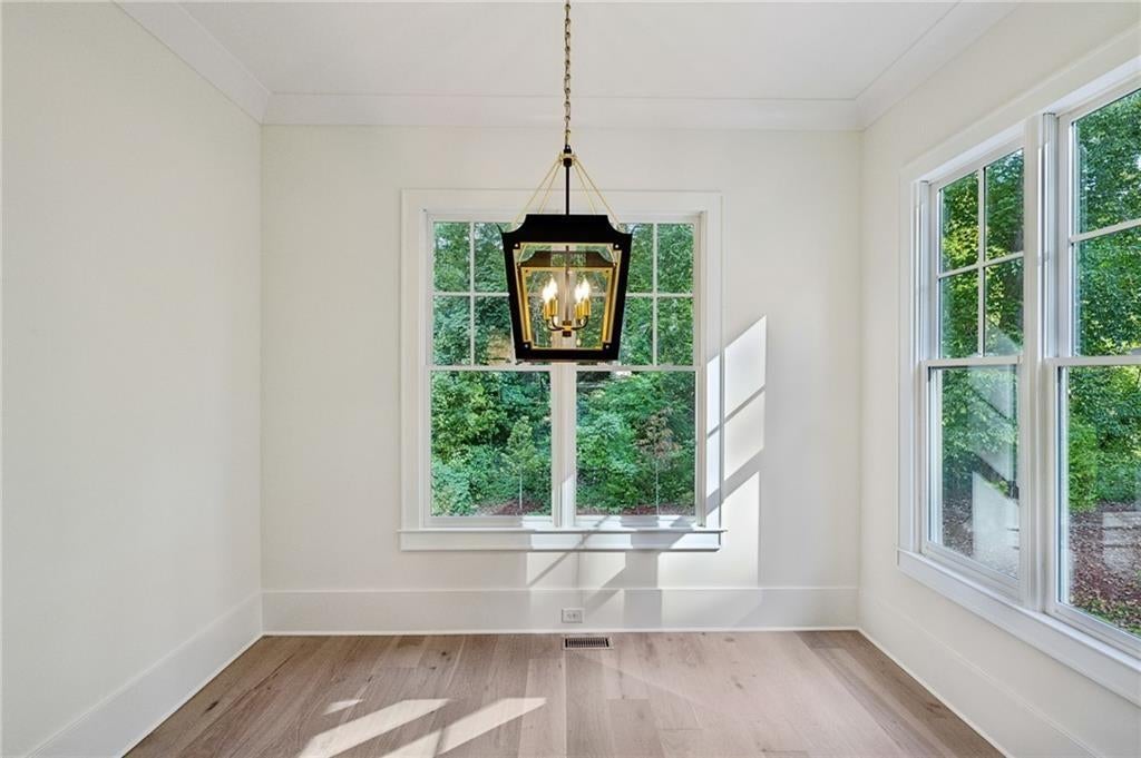 Atlanta, Georgia, 30305, United States, 6 Bedrooms Bedrooms, ,5 BathroomsBathrooms,Residential,Active,1997589