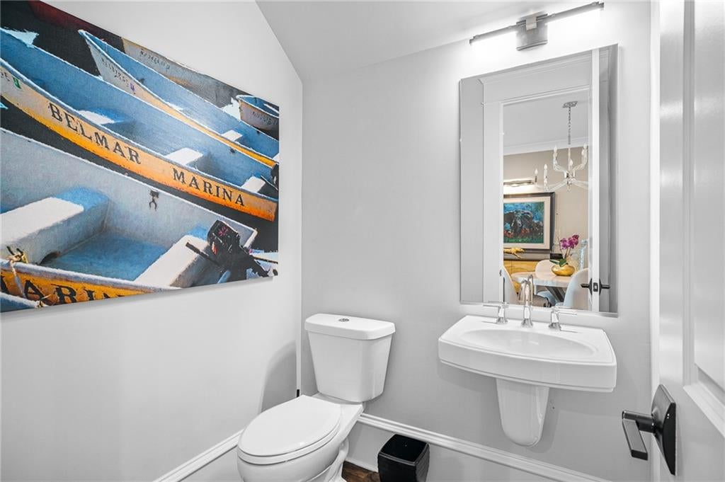 Atlanta, Georgia, 30319, United States, 3 Bedrooms Bedrooms, ,5 BathroomsBathrooms,Residential,Active,1997564