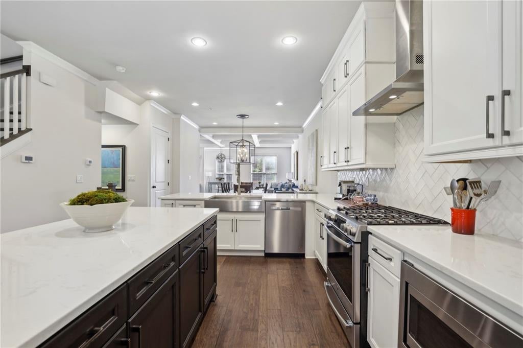 Alpharetta, Georgia, 30009, United States, 3 Bedrooms Bedrooms, ,4 BathroomsBathrooms,Residential,Active,1899879