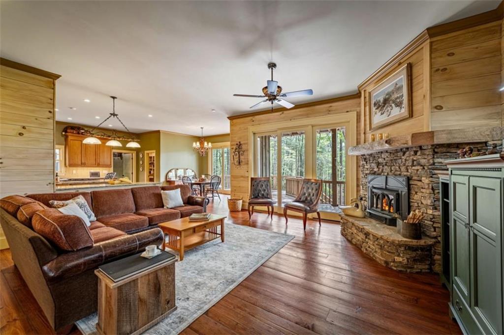 Ellijay, Georgia, 30536, United States, 4 Bedrooms Bedrooms, ,4 BathroomsBathrooms,Residential,Active,1810365