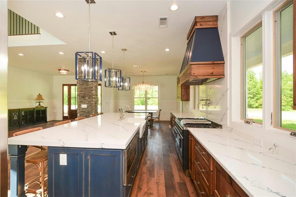 Waleska, Georgia, 30183, United States, ,5 BathroomsBathrooms,Residential,Active,1704235