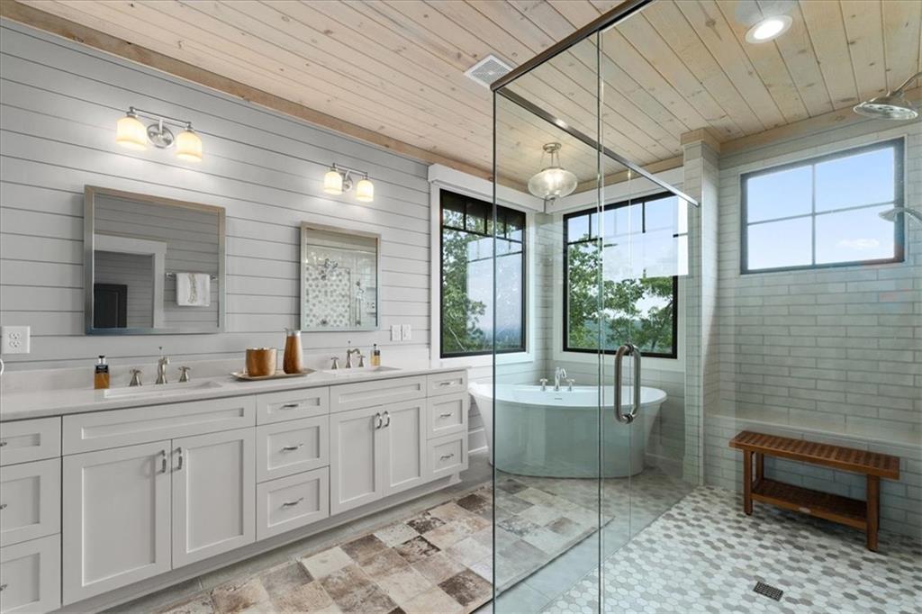 Ellijay, Georgia, 30540, United States, 5 Bedrooms Bedrooms, ,7 BathroomsBathrooms,Residential,Active,1954429