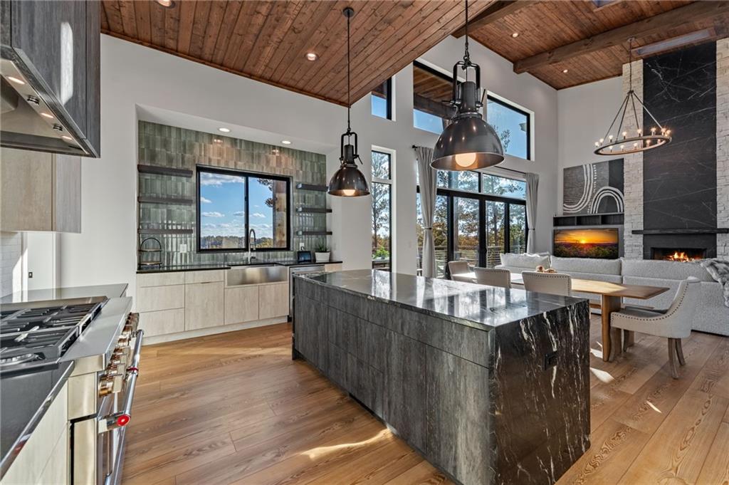 Ellijay, Georgia, 30540, United States, 4 Bedrooms Bedrooms, ,3 BathroomsBathrooms,Residential,Active,1988411