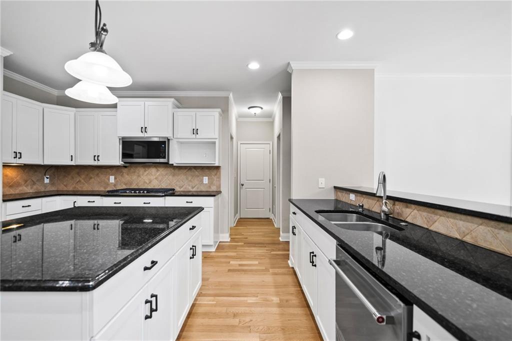 Canton, Georgia, 30115, United States, 6 Bedrooms Bedrooms, ,6 BathroomsBathrooms,Residential,Active,1922302