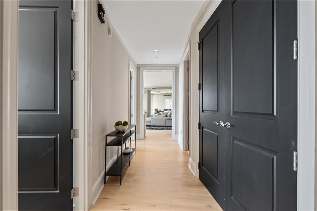 Atlanta, Georgia, 30326, United States, 2 Bedrooms Bedrooms, ,3 BathroomsBathrooms,Residential,Active,1945302