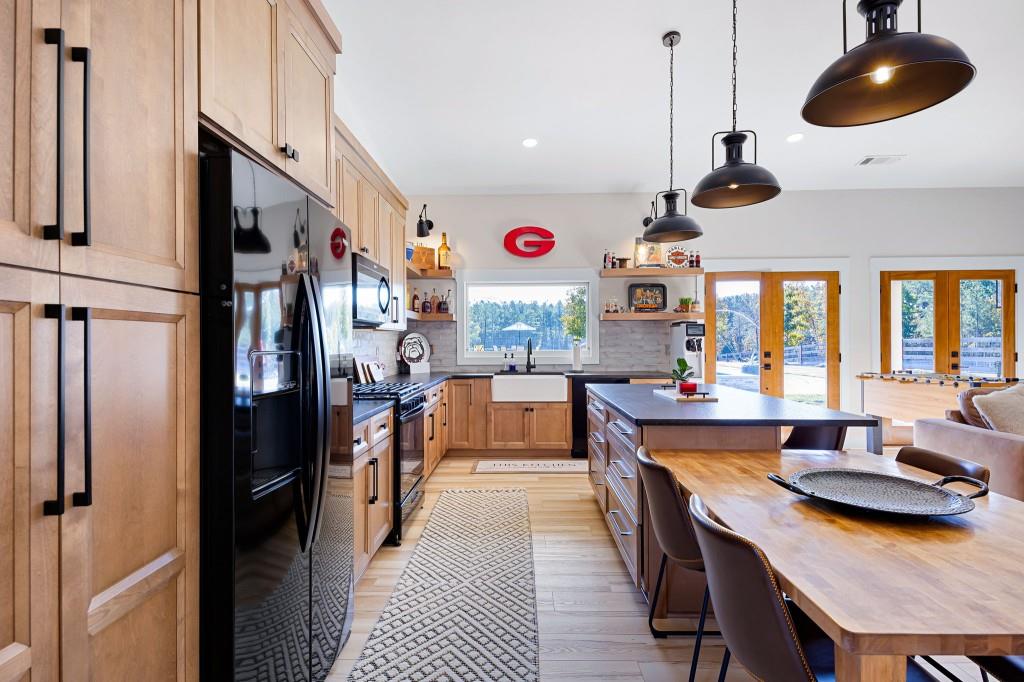 Rydal, Georgia, 30171, United States, 5 Bedrooms Bedrooms, ,5 BathroomsBathrooms,Residential,Active,1987269