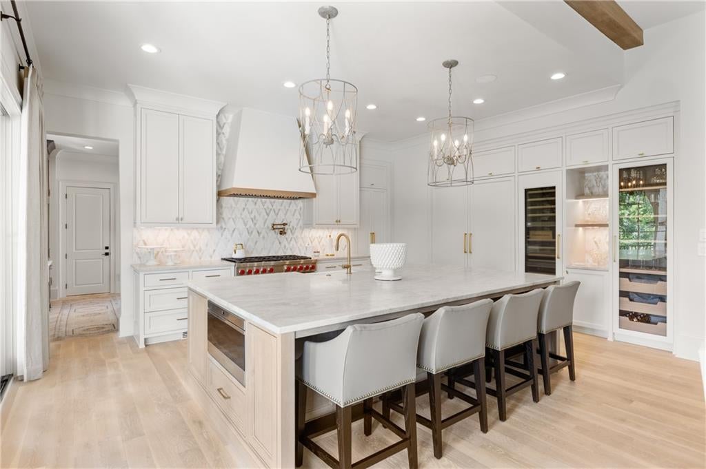 Alpharetta, Georgia, 30004, United States, 6 Bedrooms Bedrooms, ,8 BathroomsBathrooms,Residential,Active,1929413