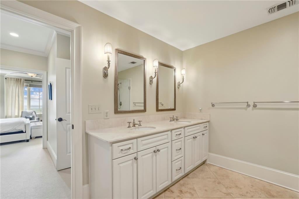 Atlanta, Georgia, 30339, United States, 2 Bedrooms Bedrooms, ,3 BathroomsBathrooms,Residential,Active,1919395