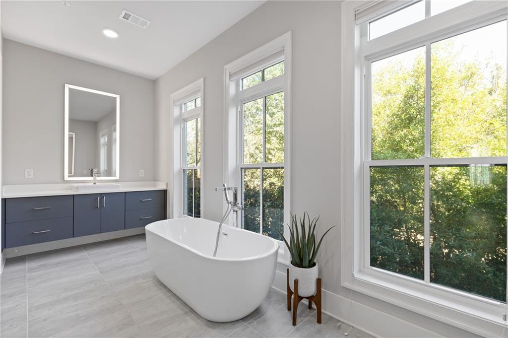 Atlanta, Georgia, 30308, United States, 3 Bedrooms Bedrooms, ,4 BathroomsBathrooms,Residential,Active,1969688