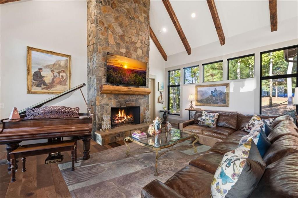 Ellijay, Georgia, 30536, United States, 3 Bedrooms Bedrooms, ,4 BathroomsBathrooms,Residential,Active,1968420