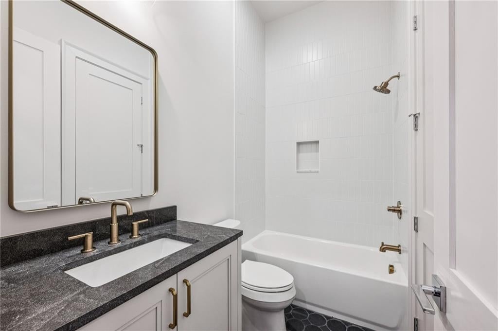 Atlanta, Georgia, 30306, United States, 6 Bedrooms Bedrooms, ,7 BathroomsBathrooms,Residential,Active,2007917