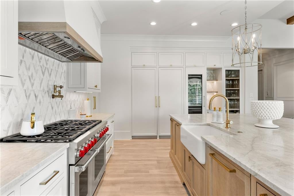 Alpharetta, Georgia, 30004, United States, 6 Bedrooms Bedrooms, ,8 BathroomsBathrooms,Residential,Active,1929413